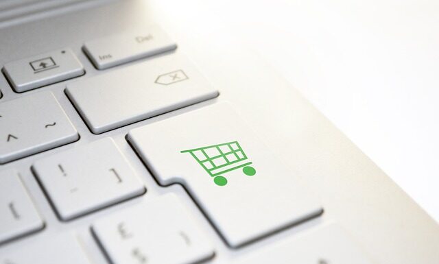 Ile trwa płatność kartą przez internet?